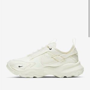 Nike women TC-7900